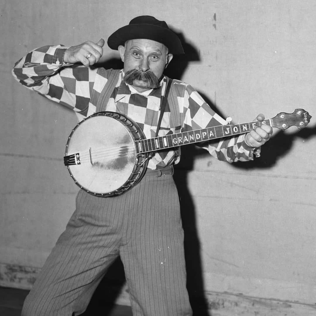 Grandpa Jones – 1913 | Country 105 | Thunder Bay's Country